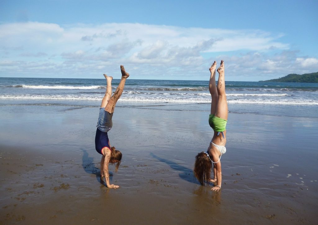 girls, acrobat, acrobatics-219821.jpg